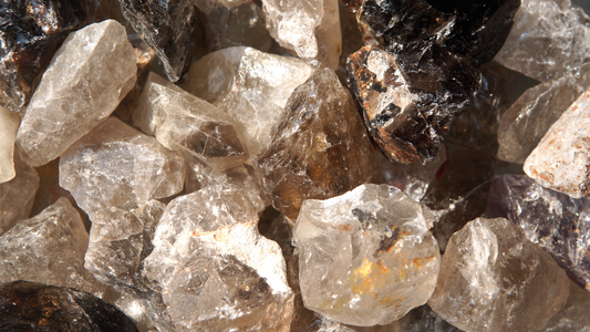 Smokey Quartz Crystal Properties: Clarity, Healing, Manifestation, Energy Cleansing.