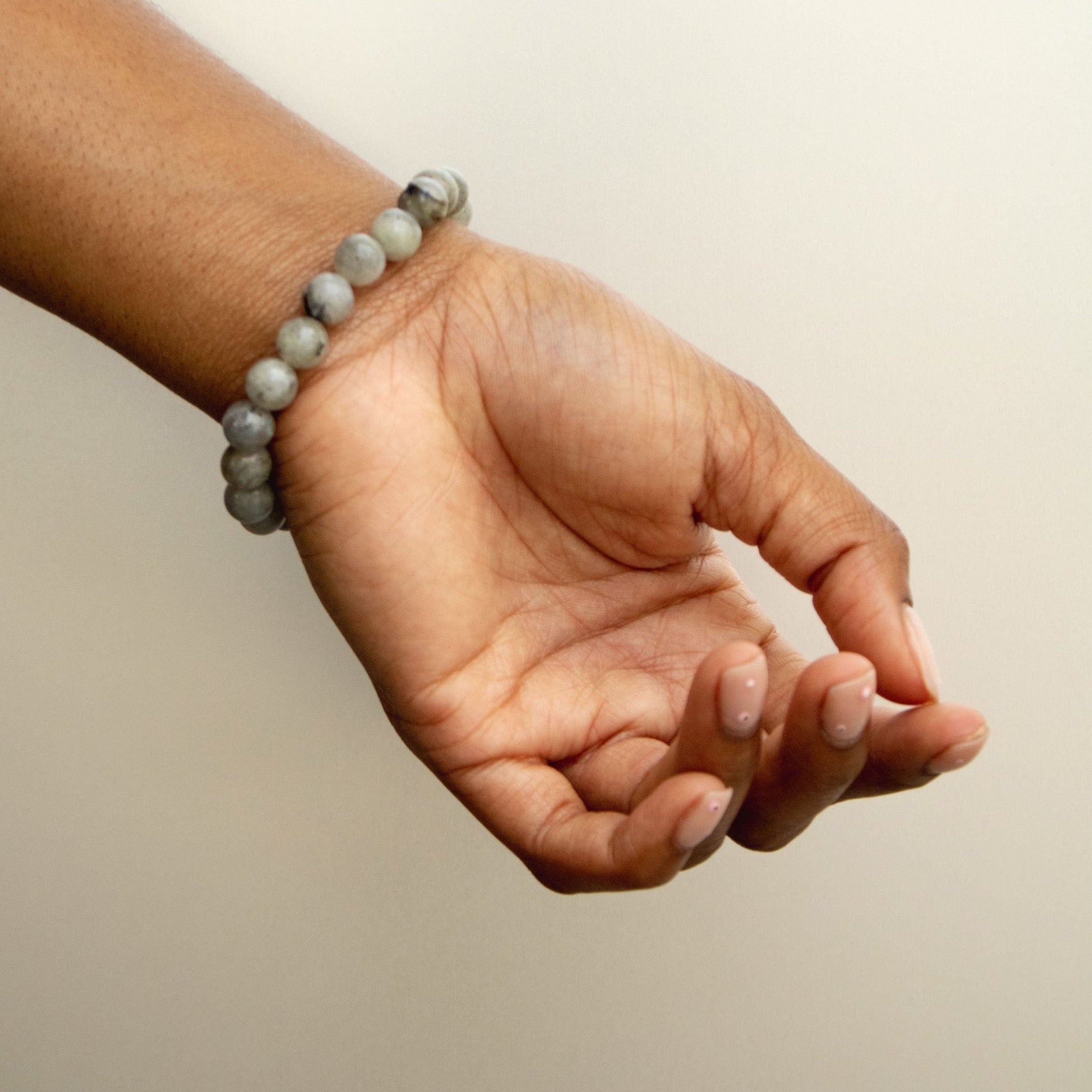 Blue Labradorite Bracelet Benefits – Healing Crystal Jewelry for Intuition and Protection.