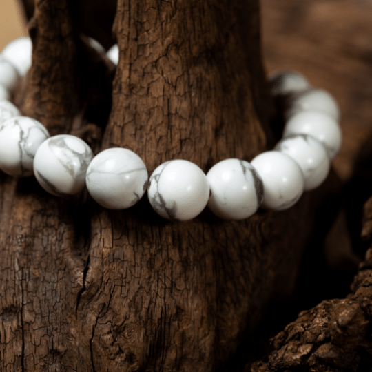 Gold Howlite Beaded Elastic Bracelet – Elegant Design for Women.